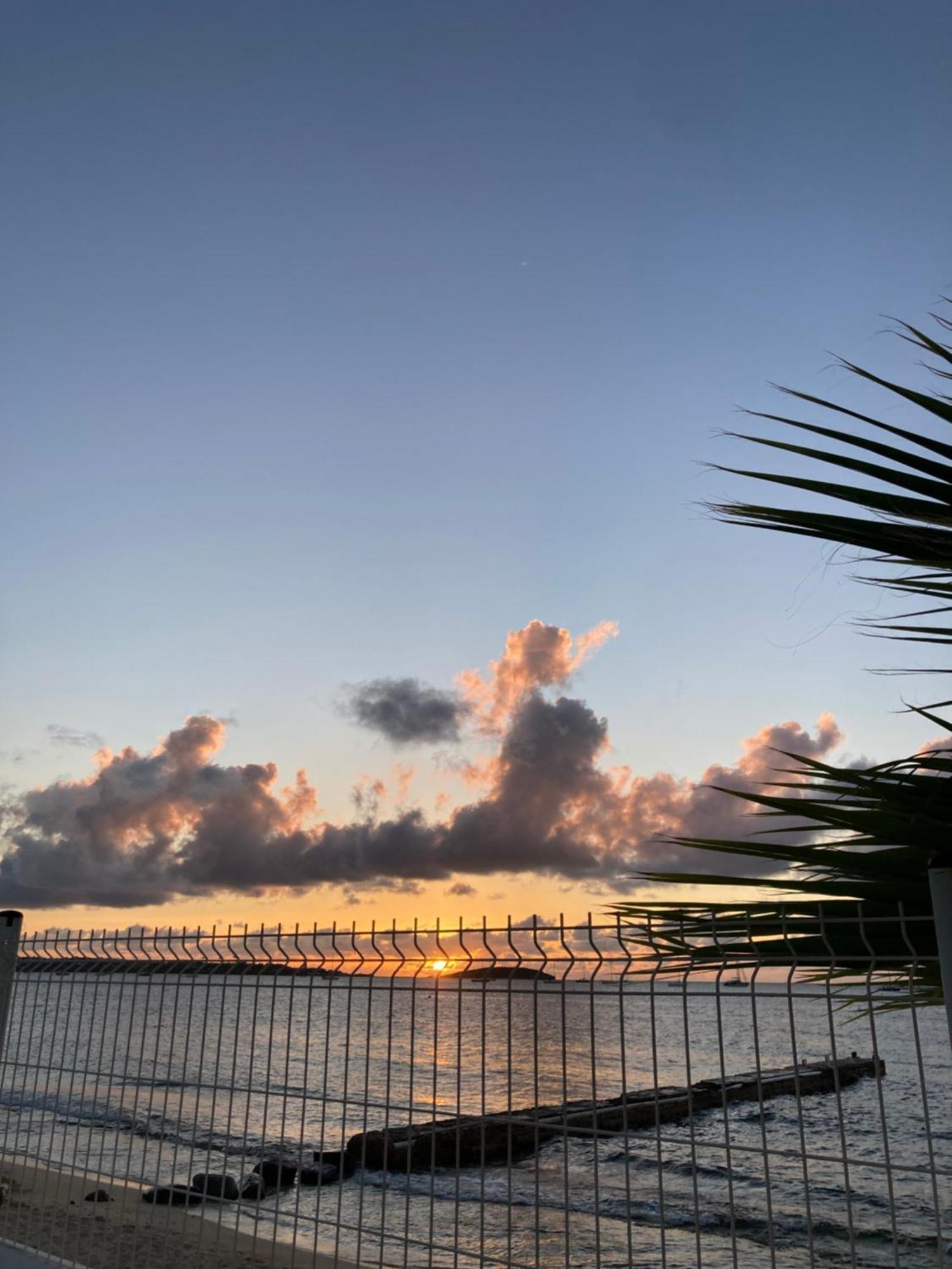 Appartement Pieds Dans L'Eau Vue Mer Acces Plage Et Piscine Marigot  Esterno foto